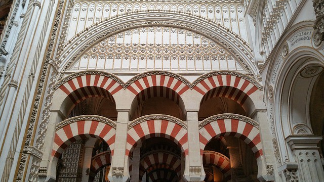 Arcos del interior de la Mezquita de Córdoba
